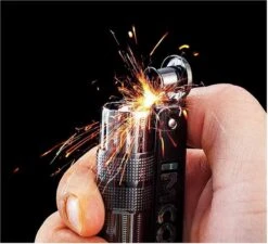 Merkloos Aansteker Metaal In De Kleur Silver Op Benzine -Keuken BBQ 1200x1095 2