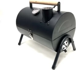 Compacte Draagbare Kolen BBQ Van Wolff BBQ - Handig Voor Op De Camping Op Het Strand Of In Een Park - Smoker Barbecue - Draagbare Lichtgewicht Bbq - Met Thermometer En Lucht Doorvoer. Laat Je Vlees Langzaam Garen. -Keuken BBQ 1200x1102 2