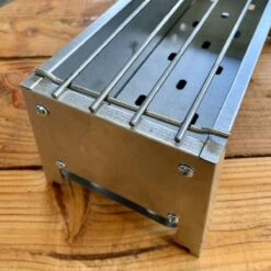 Spiedini Saté-bbq Bali 40 Mini - Kleine, Smalle Houtskoolbarbecue Met Horizontaal Rooster Voor Sate Of Andere Spiesjes - 40 Cm Lang, 11 Cm Breed, 14 Cm Hoog - Ideaal Voor Tuin- Of Open Haard, Of Balkon - Materiaal: Gealuminiseerd Ijzer -Keuken BBQ 1200x1200 27