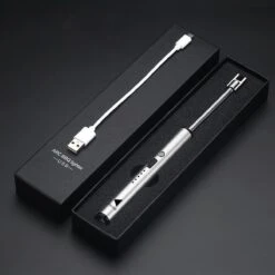 Oplaadbare Lange Elektrische Aansteker Buigbaar - Buigbare Aansteker - Duurzame Plasma Aansteker - Inclusief Cadeauverpakking - BBQ – Kaarsen – Zilver 11 Oplaadbare Lange Elektrische Aansteker Buigbaar - Buigbare Aansteker - Duurzame Plasma Aansteker - Inclusief Cadeauverpakking - BBQ – Kaarsen – Zilver -Keuken BBQ 1200x1200 465