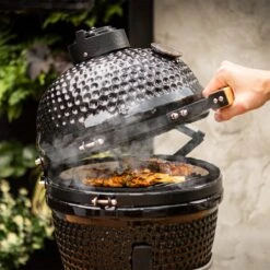 BluMill Kamado BBQ Egg - Kamado 13 Inch - Incl. Vlees Thermometer - Houtskoolbarbecues - Zwart - Ø 27cm -Keuken BBQ 1200x1200 49
