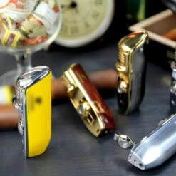 Cohiba® Sigarenaansteker - Sigarenboor - Sigaren - Sigaar - Cohiba Aansteker - Sigarenboor - Sigaren Accessoires - Sigarenknipper - Sigaar Aansteker - Cohiba - Incl. Luxe Geschenkdoos - Rood -Keuken BBQ 1200x1200 502