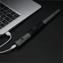 Oplaadbare Lange Elektrische Aansteker - Duurzame Plasma Aansteker – Luxe Aansteker - Inclusief Cadeauverpakking - BBQ – Kaarsen - Zwart 15 Oplaadbare Lange Elektrische Aansteker - Duurzame Plasma Aansteker – Luxe Aansteker - Inclusief Cadeauverpakking - BBQ – Kaarsen - Zwart -Keuken BBQ 1200x1200 569