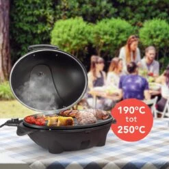 KitchenBrothers Elektrische BBQ - Met Grillplaat - Anti-aanbaklaag - Incl. Plank/Houders - Grilloppervlak 46,5x33,8cm - Tot 300°C - 2400W - Zwart -Keuken BBQ 1200x1200 88