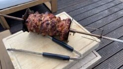 BBQ Rotisserie Kebab Spiezen Set (universele Set Geschikt Voor De Meeste Rotisseries / BBQ Spitten) -Keuken BBQ 1200x675 3
