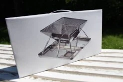 United Entertainment - Opvouwbare Houtskoolbarbecue - RVS - Met Koffer En Draagtas 17 United Entertainment - Opvouwbare Houtskoolbarbecue - RVS - Met Koffer En Draagtas -Keuken BBQ 1200x800 10