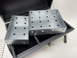 Compacte Draagbare Kolen BBQ Van Wolff BBQ - Handig Voor Op De Camping Op Het Strand Of In Een Park - Smoker Barbecue - Draagbare Lichtgewicht Bbq - Met Thermometer En Lucht Doorvoer. Laat Je Vlees Langzaam Garen. -Keuken BBQ 1200x899 4