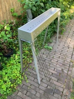 Spiedini Saté-bbq Bali 80 - Saté Houtskoolbarbecue Met Horizontaal Rooster - 80 Cm Lang, 11 Cm Breed - Materiaal: Gealuminiseerd Ijzer -Keuken BBQ 899x1200 2