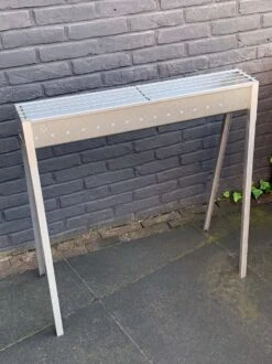 Spiedini Saté-bbq Bali 80 - Saté Houtskoolbarbecue Met Horizontaal Rooster - 80 Cm Lang, 11 Cm Breed - Materiaal: Gealuminiseerd Ijzer -Keuken BBQ 899x1200 3